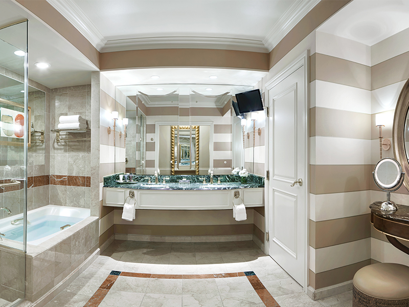 Venetian Premium Two Queen Suite Bathroom