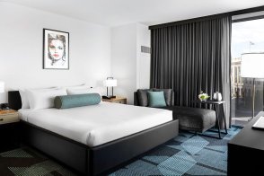 Downtown Grand Virtual King Room