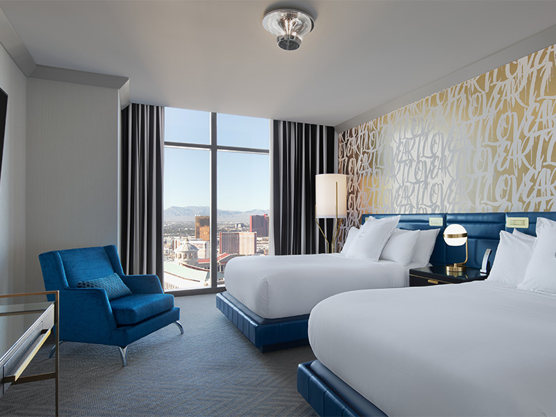 Cosmopolitan City View Room Beds