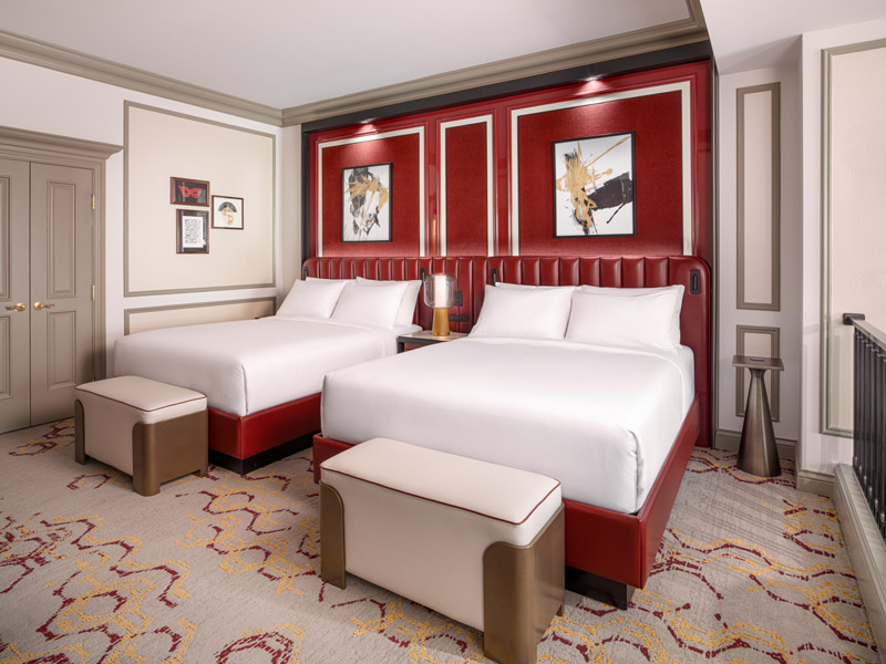 Venetian Newly Remodeled Luxury Two Queen Strip View - Beds