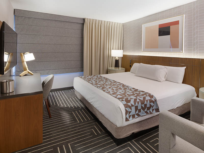 Fremont Deluxe One King Non-Smoking